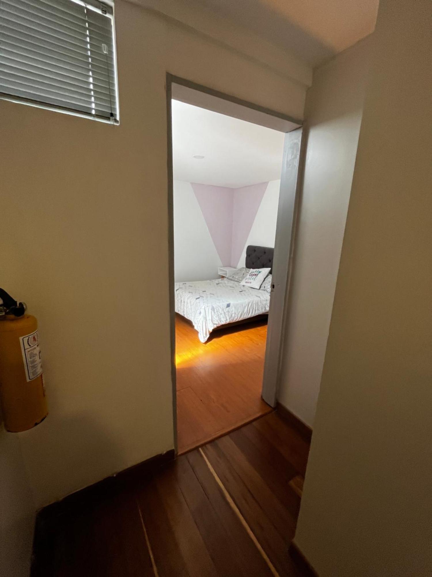 Urbana Hostel Bogota Buitenkant foto